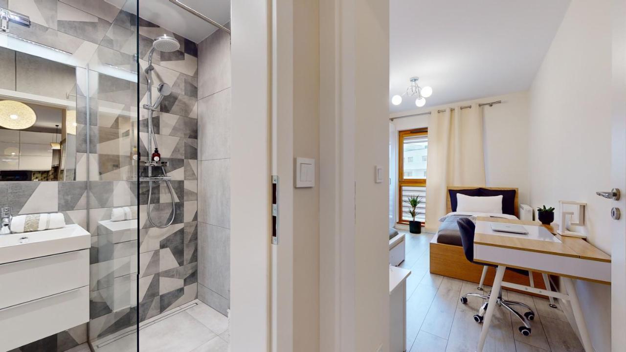 Family House Near The Market Square -Perfect For Family & Business Stays - Ksiecia Witolda Street 500 Steps To Market Square - 2 Bedrooms,2 Parking Places Wroclaw Exterior photo