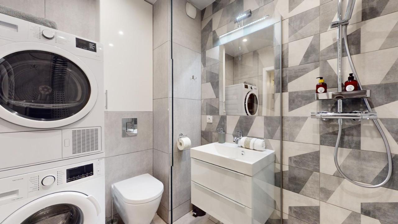 Family House Near The Market Square -Perfect For Family & Business Stays - Ksiecia Witolda Street 500 Steps To Market Square - 2 Bedrooms,2 Parking Places Wroclaw Exterior photo