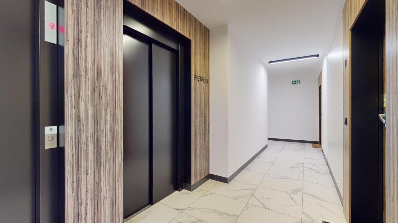 Family House Near The Market Square -Perfect For Family & Business Stays - Ksiecia Witolda Street 500 Steps To Market Square - 2 Bedrooms,2 Parking Places Wroclaw Exterior photo