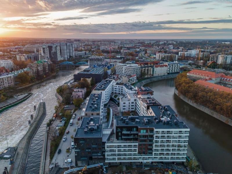 Family House Near The Market Square -Perfect For Family & Business Stays - Ksiecia Witolda Street 500 Steps To Market Square - 2 Bedrooms,2 Parking Places Wroclaw Exterior photo
